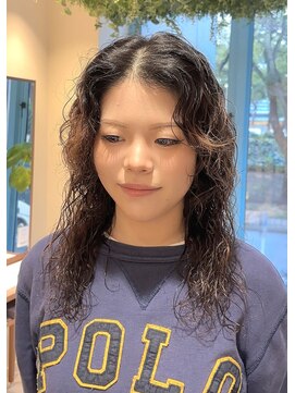 シアン 栄店(CYAN.) ブリーチ履歴にくるくるハードパーマ！