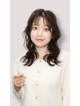 オフザリップヘアー(off the Lip hair) シースルーバング×外ハネミディ