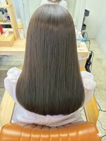 クア(qua)&nbsp;【北千住】赤みを抑えた透明感☆イルミナカラーのフォレスト艶髪