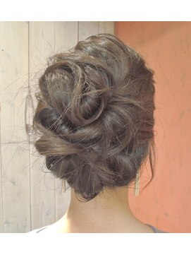 ブリキ(BLIK) ルーズアップスタイル