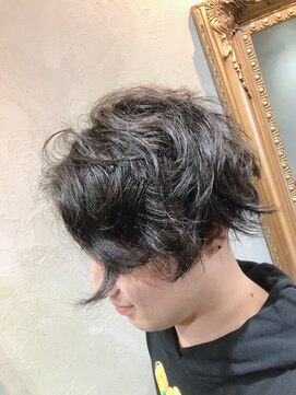 ヘアーシグネチャー(Hair Signature) ブリーチ履歴もなんのその!!伝家の宝刀クリープパーマ!