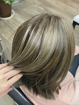 ヴィフ 大船(VIF)&nbsp;白髪ぼかしハイライト/白髪活かし/ベージュ/大船駅/大船/鎌倉/