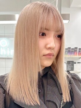 ウィコ 新宿(WICO) ホワイトミルクティー[新宿駅/斜めバング/グレージュカラー]