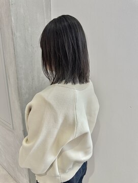 ヨーク(YOKE) YOKE 20代30代40代レイヤーボブ外ハネボブネイビーグレージュ