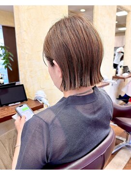 アンビエンス(ambience) 大人女性のぱっつんボブ