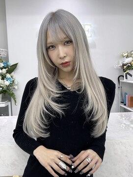 テイス 新宿(TACE) ホワイトレイヤー[ネビージュ/黒髪/小顔/新宿]