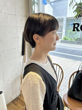 ロジエ(ROSIER) 耳かけ丸みマッシュひし形ショート前髪あり