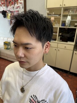 デザミ(Des Amis) ツーブロスパイキーショート