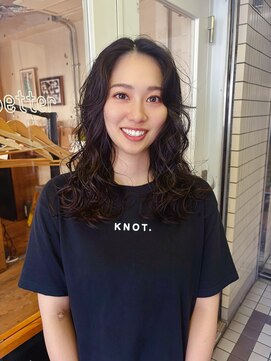 ベター(better) 大きめロングパーマで動きのあるカジュアルパーマ