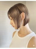 earthショートレイヤーボブミルクティー丸みショートボブ