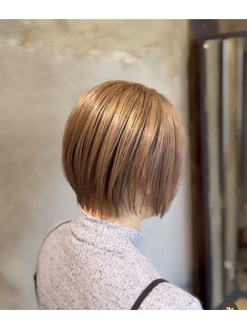 セッション(SESSION) ナチュラルベージュ前下がりボブ