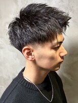 ディスイズバーバーサード(THIS IS BARBER 3rd) フェードショート 束感 黒髪 刈り上げ 20代 30代 ツーブロック