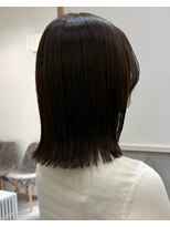 ロッカ(ROCCA)&nbsp;ナチュラルストレート×艶感ダークグレージュボブダークブルー