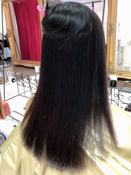 大嶋直樹の美容室 表参道 高難易度縮毛矯正＝手で乾かしただけです。本当です。