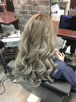 ヘアビューティースタジオ ラルガ(Hair beauty studio Raruga) ハイライトグラデーション