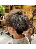 ツーブロックショート刈り上げボブツイストパーマメンズ