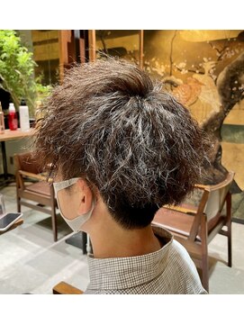 インアンドヤング(in&yang) ツーブロックショート刈り上げボブツイストパーマメンズ