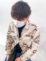 ヒビヲ(HIBIO) 前下がりマッシュ波巻きスパイラルパーマメンズツーブロック横浜