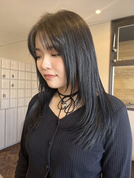 シン カフネ(Shin Kafune) 暗髪フェイスレイヤー/レイヤーロング/アッシュブラック