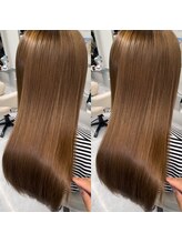 ハイトーンの方も叶うサラサラでナチュラルなストレート♪毎朝のスタイリングの簡単に◎