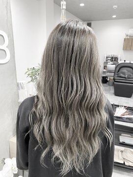 エイティエイト(88) シャドウルーツ×シルバーグレージュ