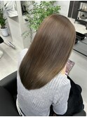 オリーブベージュで透明感のある髪質改善カラー・レイヤーカット