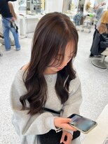 ロマーリ(LOMARLIE)&nbsp;コテ巻き風デジタルパーマ20代30代40代ツヤ髪ロング