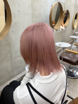 ソルトウォーター(SALT WATER) ピンクカラー　ピンクベージュ　ブリーチ　イメチェン