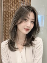 オアシスアヴェダ ザ・ペニンシュラ東京(OASIS AVEDA)&nbsp;大人セミロングレイヤー・オリーブグレージュ・銀座日比谷30代