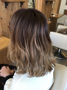 コネクトヘア(CONEKT hair) 切りっぱなし外ハネボブ ハイグラデーションカラー