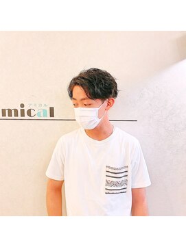 ヘアステージアミカル パーマ×センターパート