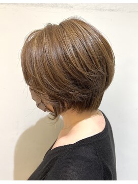 ネオリーブギンザ 銀座店(Neolive GINZA) レイヤーでふんわり　大人の前下がりショート