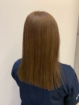 アチーブリス(achieve Liss) 透明感透け感ツヤ髪ブラウン ぷつっとカットストレートロング