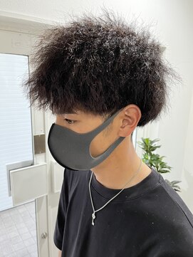 ヴィータアレグリア(Vita Alegria) 【メンズカット】刈り上げマッシュツイストパーマスタイル◎