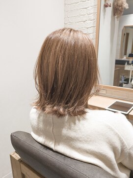 カダン(Kadan) 外ハネ/ダブルカラー/ハイトーンベージュ