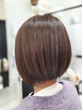 ヘアースタジオ ジェイワン(hair studio J ONE) 30代40代50代60代サラサラ大人前下がりボブ白髪ぼかし脱白髪染め