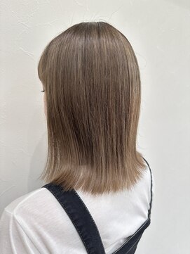 アン アオヤマ(Ann AOYAMA) 赤み消しオリーブグレージュ