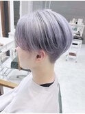 ツーブロックショートシルバーカラー ブリーチデザインカラー