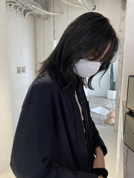 エイチ(811) ショートハンサムショートベリーショートラウンドバングミディ