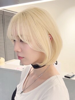 アンドソー 池袋(&so.)の写真/顔周りカット/レイヤーカットで動きのある軽やかなスタイルに!ハイトーン×顔周りで最旬トレンドスタイル☆