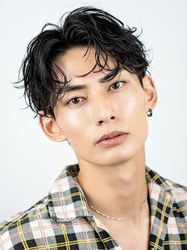 オーシャントーキョーオーバー 渋谷(OCEAN TOKYO OVER) メンズショートフェザーパーマセンターパートニュアンスパーマ