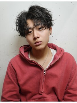 ピア ヤクイン(Pia Yakuin) ラウンド×無造作パーマ