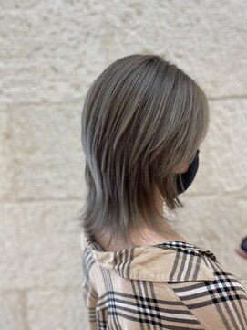 ティンク 大船(Tink) ウルフカット×ミルクティーベージュ【Tink大船/笹】