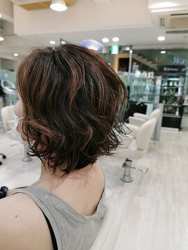 クオーター(QUARTER) 無造作ボブニュアンスパーマ