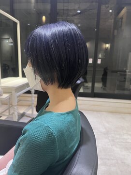 アソビ 表参道(ASOBI) ショート　暗髪　色落ちかわいい　ネイビー