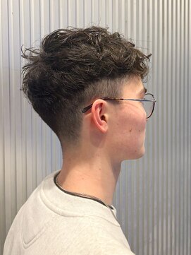 ガーデンヨコハマエスト(GARDEN YOKOHAMA est) ツーブロックカルマパーマ