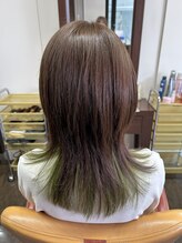 BARNEYS EAST 大人女性×ウルフカット×イヤリングカラー