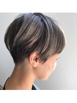 ヘアー アイス ルーチェ(HAIR ICI LUCE) グレイアッシュ 刈り上げ女子 グラデーション パール