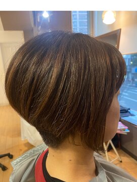 レリビー アウラ(LELiBE_'aula) 前下がりショートボブ