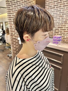 ヘアーアンドメイク ビス(HAIR&MAKE bis) オシャレ☆ブリティッシュショート☆ももこ